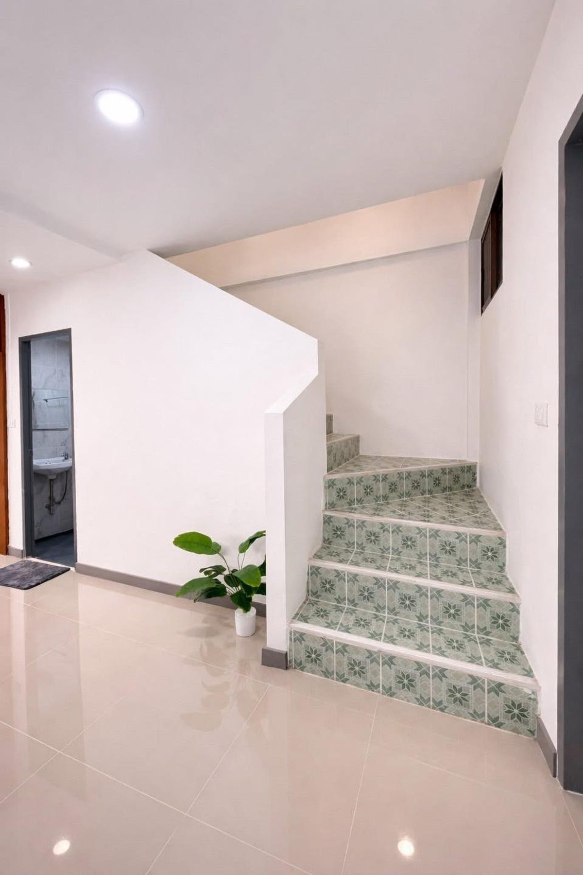 For SaleTownhomePattaya, Bangsaen, Chonburi : Moo Bam Ngam Charoen 2 / 3 Bedrooms (FOR SALE) BEWN132