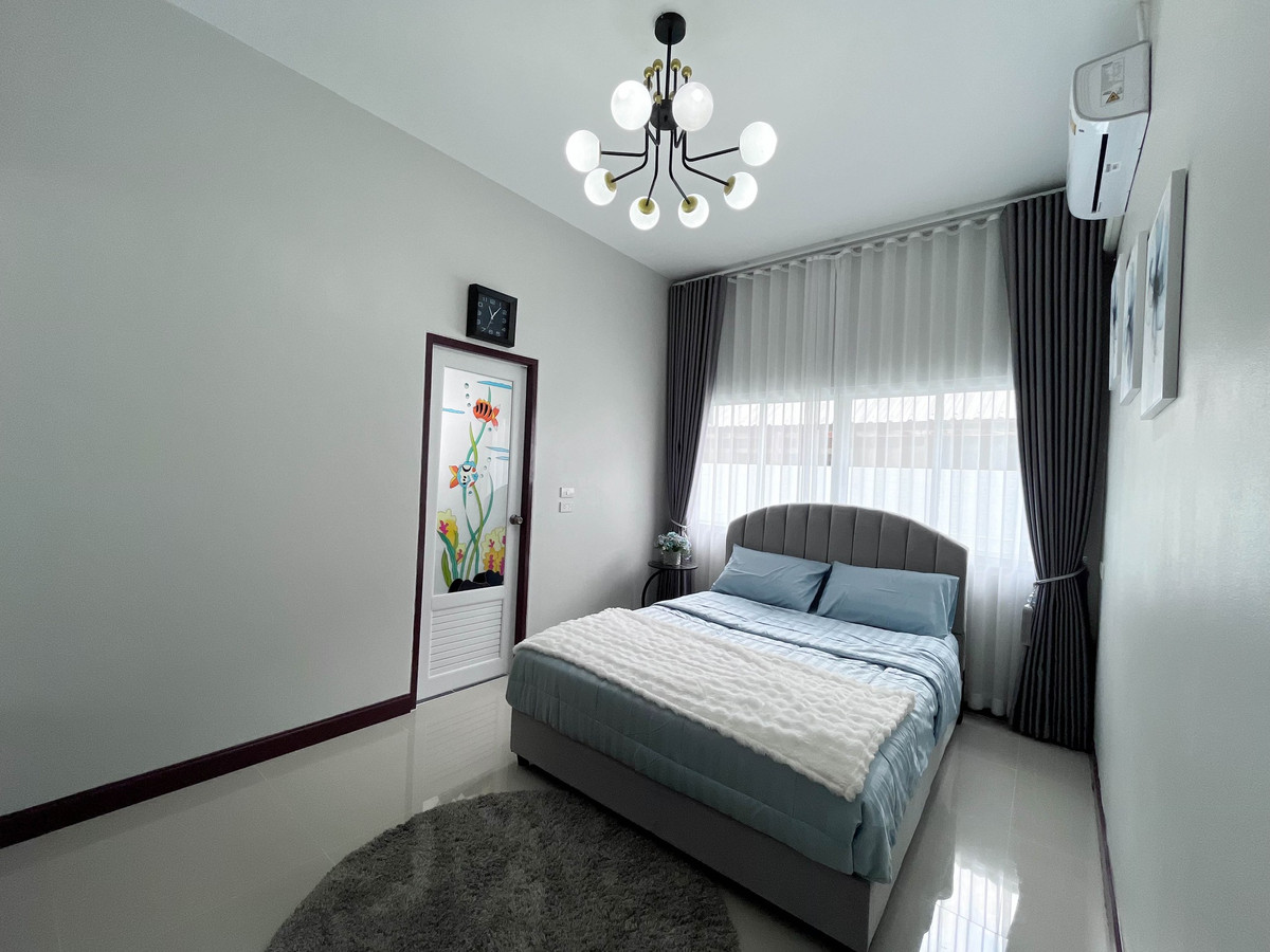 For SaleHousePattaya, Bangsaen, Chonburi : Moo Baan Pornthep Garden Ville 6 / 3 Bedrooms (FOR SALE) BEWN136