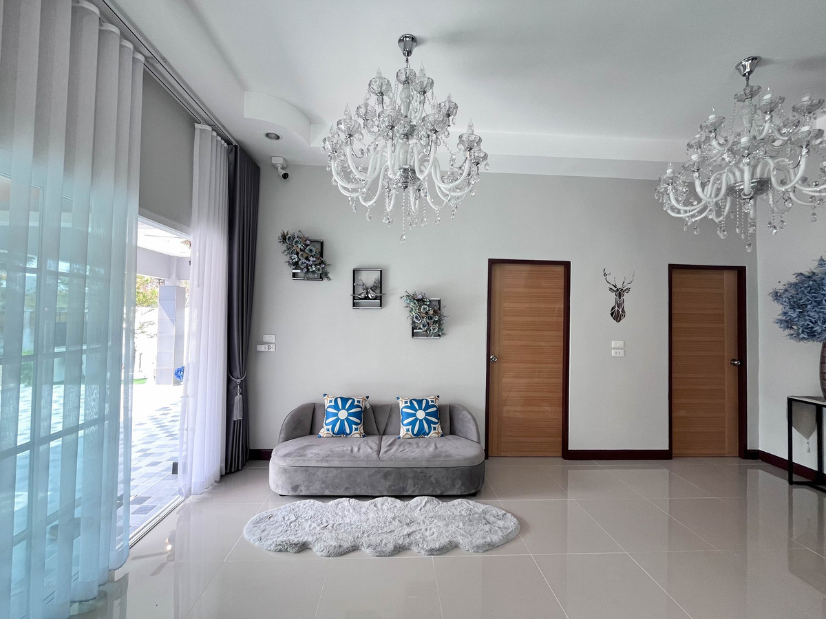 For SaleHousePattaya, Bangsaen, Chonburi : Moo Baan Pornthep Garden Ville 6 / 3 Bedrooms (FOR SALE) BEWN136