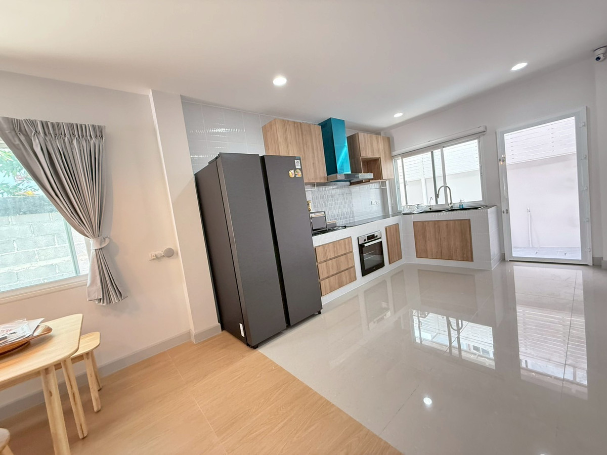 For RentHouseOnnut, Udomsuk : 🐈🎊 Urgent House On Nut 40 for rent, with a small garden inside the house. Can turn animals 