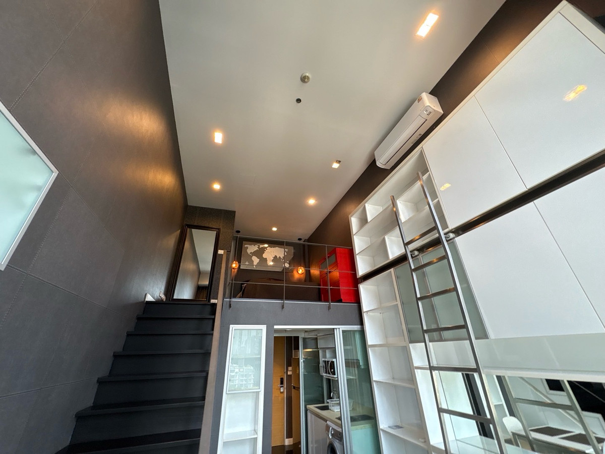 ให้เช่าคอนโดสุขุมวิท อโศก ทองหล่อ : 🐶Dog Friendly🐶Duplex 1BR🔥40sqm🔥Nice View🔥37,000/month🔥