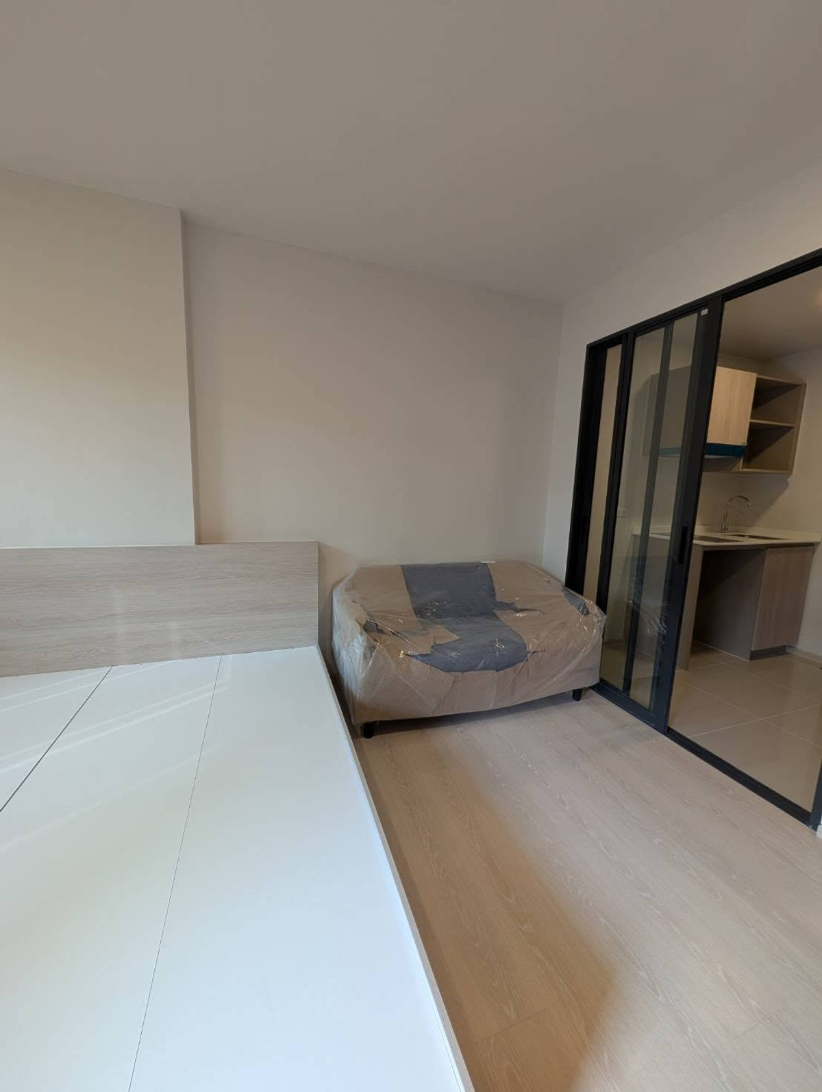 For RentCondoRamkhamhaeng, Hua Mak : Cheapest in the project‼️ For rent 🔥D Condo Calm Ramkhamhaeng 40, beautiful room, good location, fully furnished + has washing machine📍 Ready to move in (responds to chats and answers calls very quickly)