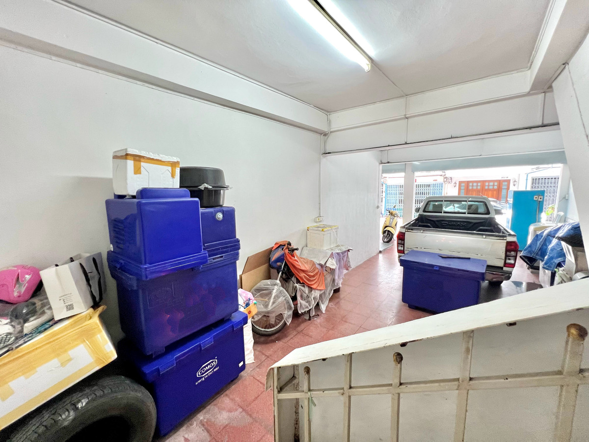 ขายทาวน์โฮมบางซื่อ วงศ์สว่าง เตาปูน : 🔥 Rare Item! ตึกแถวหลังใหญ่ ติด MRT เตาปูน ทำเลทอง📈💰 /  อาคารพาณิชย์ กรุงเทพ - นนท์ 2 / 12 ห้องนอน (ขาย), Commercial building Bangkok - Non 2 / 12 Bedrooms (FOR SALE) BNS005