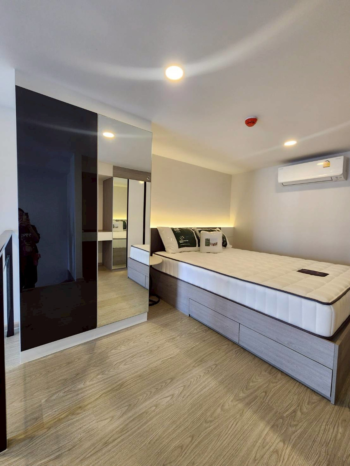 For RentCondoSeri Thai, Ramkhamhaeng Nida : 🏙✨ Origin Plug & Play Ramkhamhaeng Triple Station ✨🏙 📢📢 Duplex condo for rent, ready to move in 📢📢