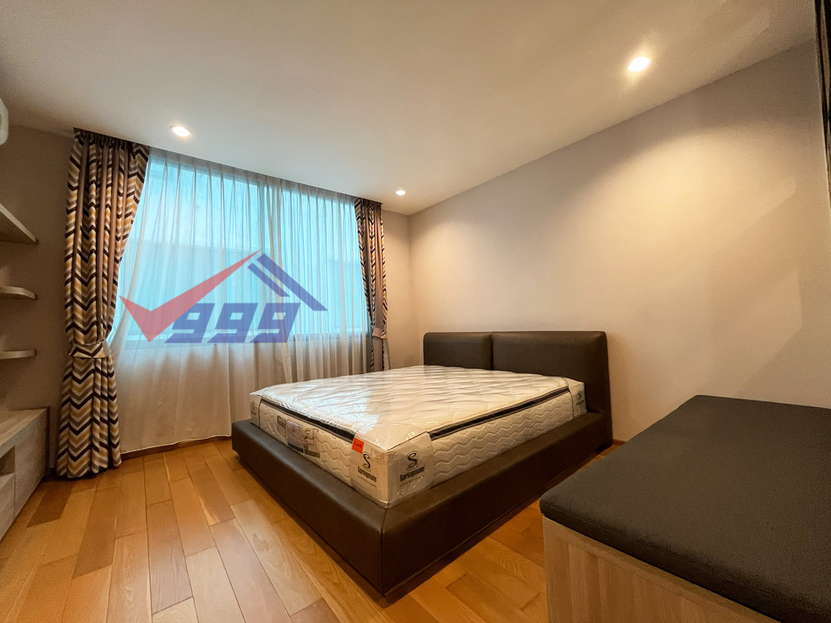 For RentTownhomePattanakan, Srinakarin : Modern luxury 3-bedroom townhouse for rent in Krungthep Kreetha.