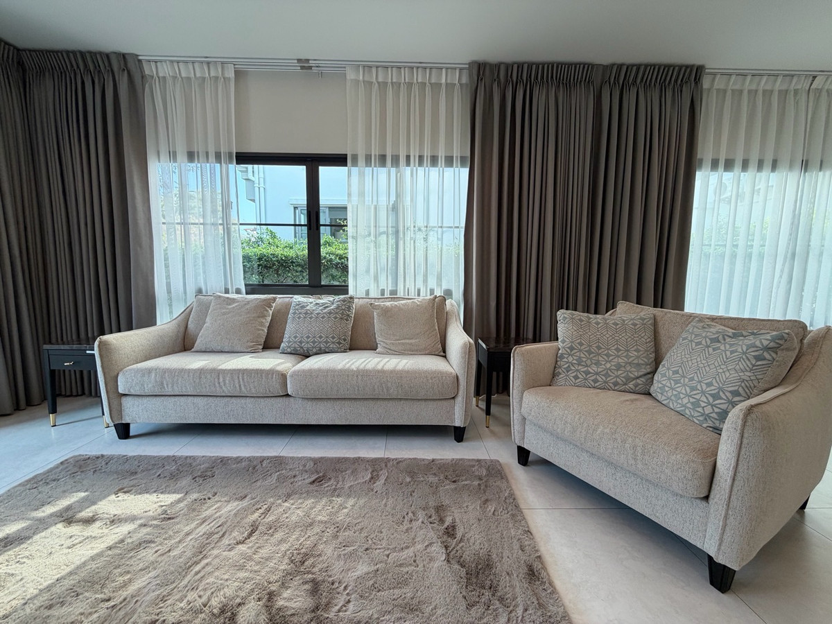 ให้เช่าบ้านบางนา แบริ่ง ลาซาล : ให้เช่าบ้านเดี่ยวหรู เศรษฐสิริ บางนา กม.10 บ้านเดี่ยวดีไซน์โมเดิร์น เรียบหรู ฟังก์ชันลงตัว เหมาะสำหรับครอบครัวที่ต้องการความเป็นส่วนตัวในโครงการระดับพรีเมียม