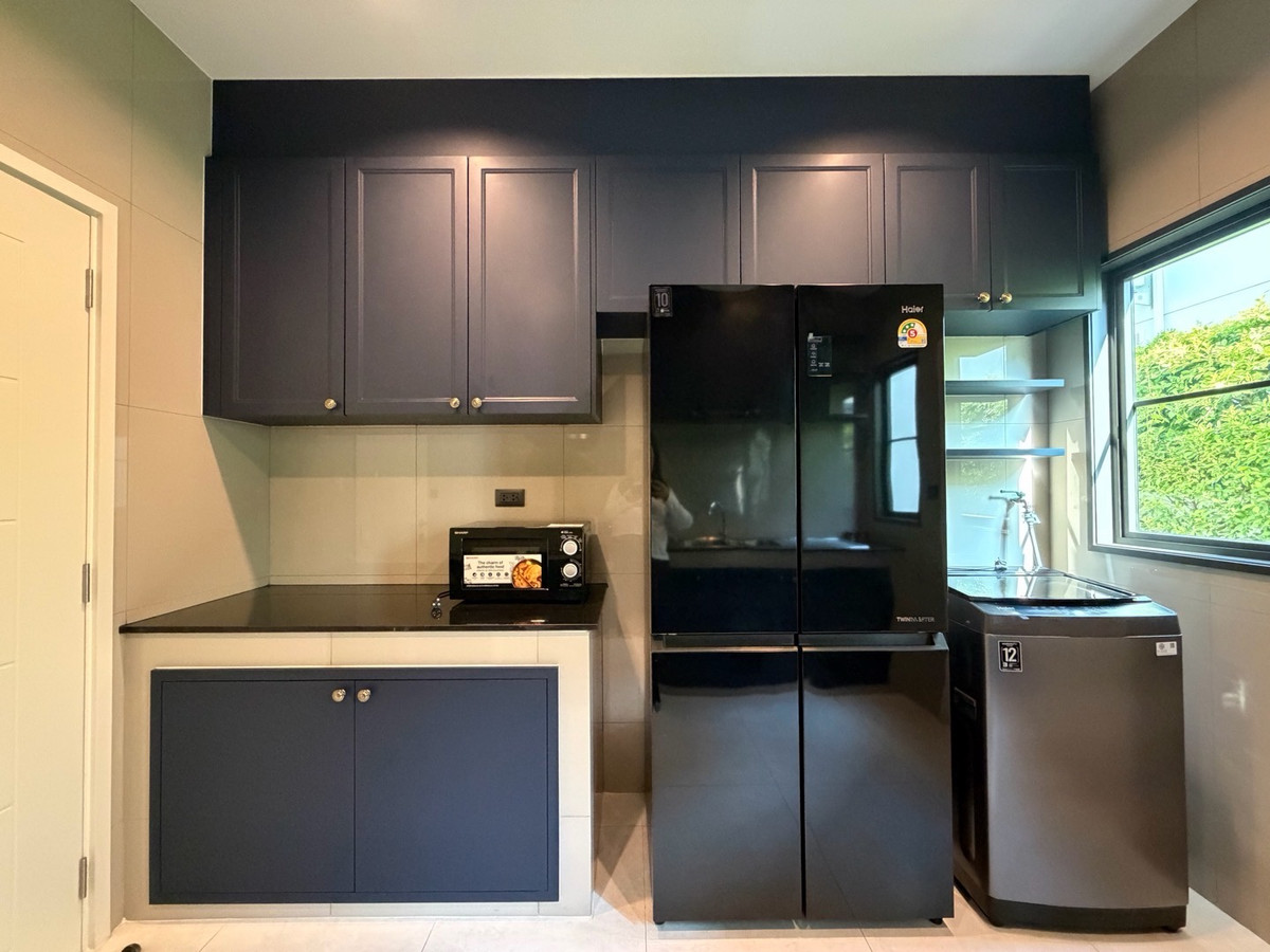 ให้เช่าบ้านบางนา แบริ่ง ลาซาล : ให้เช่าบ้านเดี่ยวหรู เศรษฐสิริ บางนา กม.10 บ้านเดี่ยวดีไซน์โมเดิร์น เรียบหรู ฟังก์ชันลงตัว เหมาะสำหรับครอบครัวที่ต้องการความเป็นส่วนตัวในโครงการระดับพรีเมียม