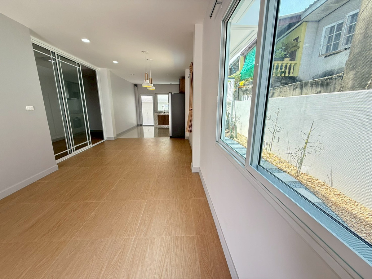 For RentHouseOnnut, Udomsuk : 🐈🎊 Urgent House On Nut 40 for rent with a small garden inside the house. Can turn animals