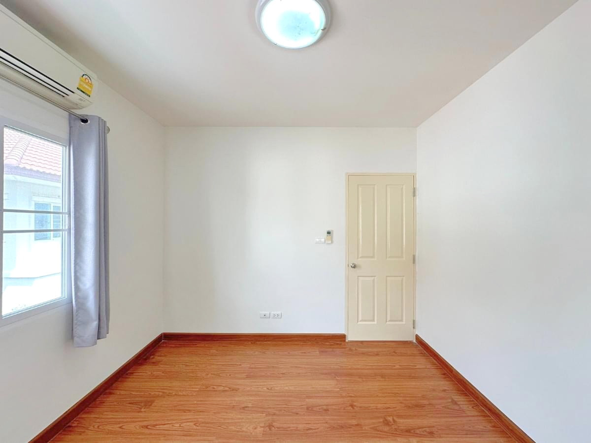 ให้เช่าบ้านนนทบุรี บางใหญ่ บางบัวทอง : ให้เช่า บ้านเดี่ยว เดอะ เซนโทร รัตนาธิเบศร์  ติดถนนบางกรวย-ไทรน้อย บางเลน บางใหญ่ ใกล้ MRT สถานีบางพลู :