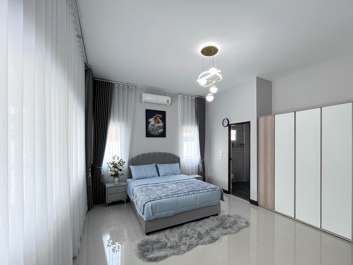 For SaleHousePattaya, Bangsaen, Chonburi : Moo Baan Pornthep Garden Ville 6 / 3 Bedrooms (FOR SALE) BEWN136