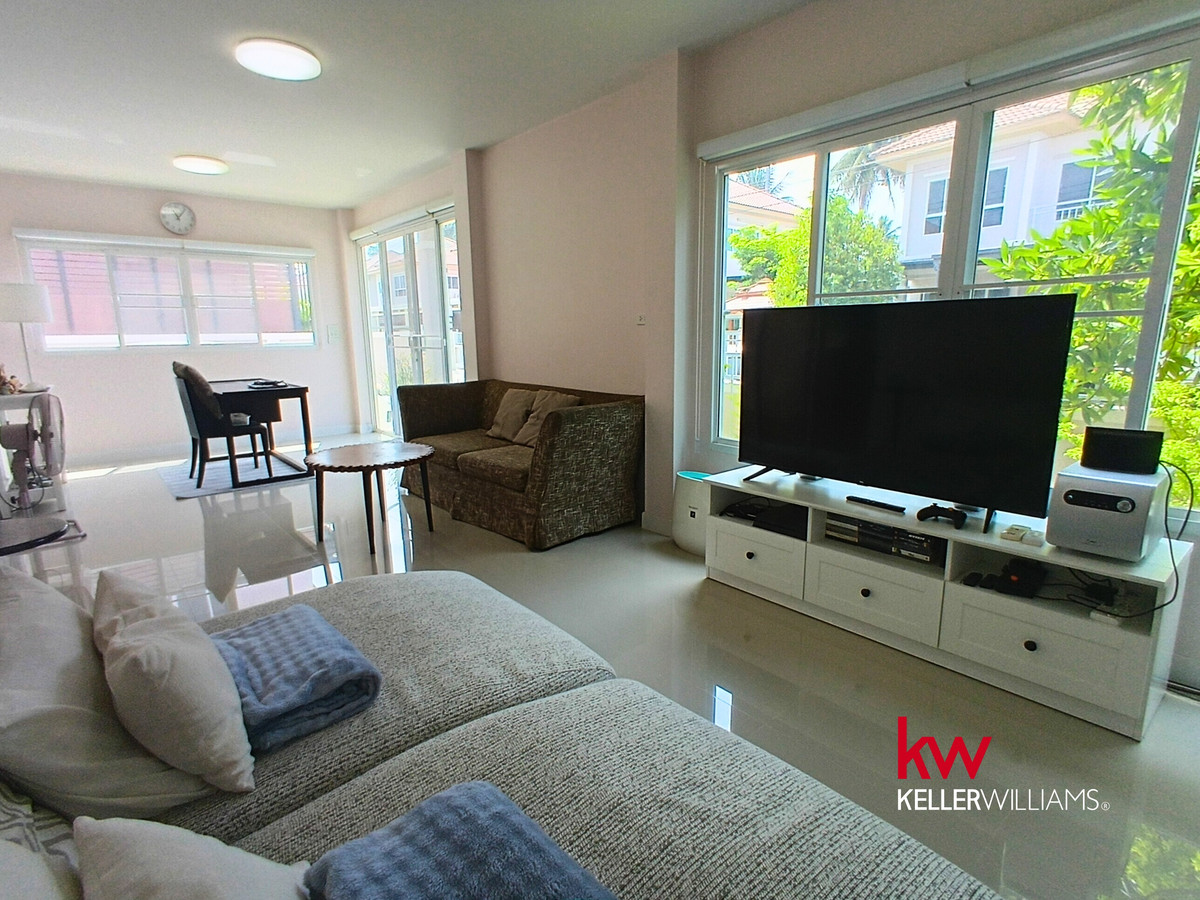 ขายมหาชัย สมุทรสาคร : [ขาย] บ้านแฝดอารมณ์บ้านเดี่ยว ริมแม่น้ำท่าจีน 🌿 หมู่บ้านณิชากร ท่าไม้ 1 (อิฐแดงทั้งหลัง) สภาพนางฟ้า 3 ปี พร้อมอยู่!