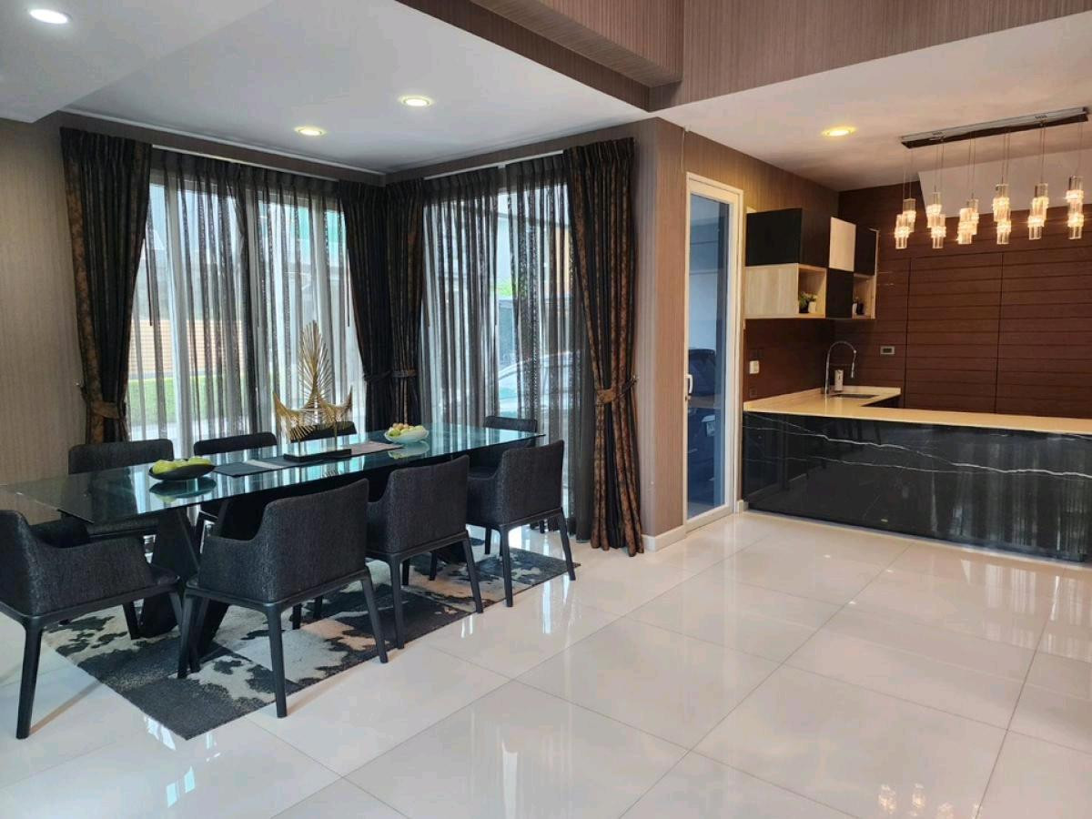 ให้เช่าบ้านลาดพร้าว เซ็นทรัลลาดพร้าว : 🌜🌟🌛ให้เช่าบ้านเดี่ยว 3 ชั้นตกแต่งหรู   พร้อมสระว่ายน้ำ ส่วนตัว  ย่านลาดพร้าว รัชดา  ทำเลดีใกล้ เซ็นทรัลลาดพร้าว  