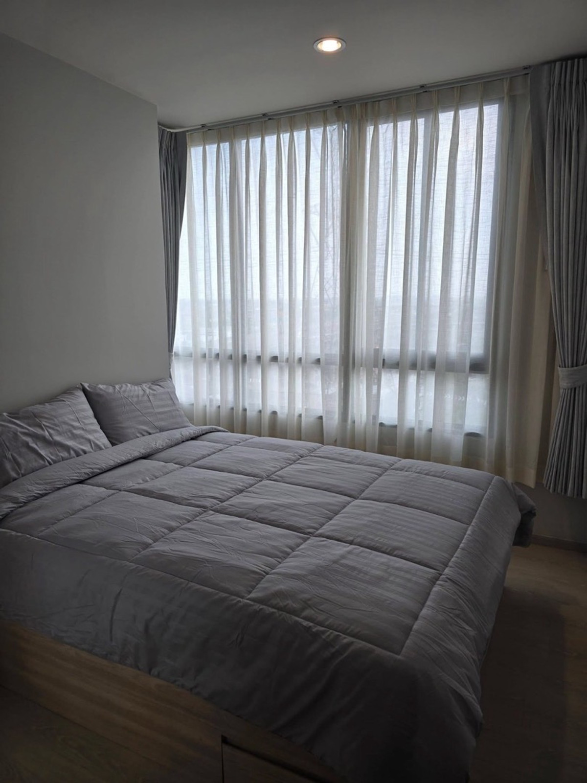For RentCondoBangna, Bearing, Lasalle : For rent 𝐍𝐮𝐞 𝐌𝐞𝐠𝐚 𝐏𝐥𝐮𝐬 𝐁𝐚𝐧𝐠𝐧𝐚 (New Mega Plus Bangna) Room size: 46 sq m Floor: 11 Price: 30,000 baht Nearby places: mega bangna
