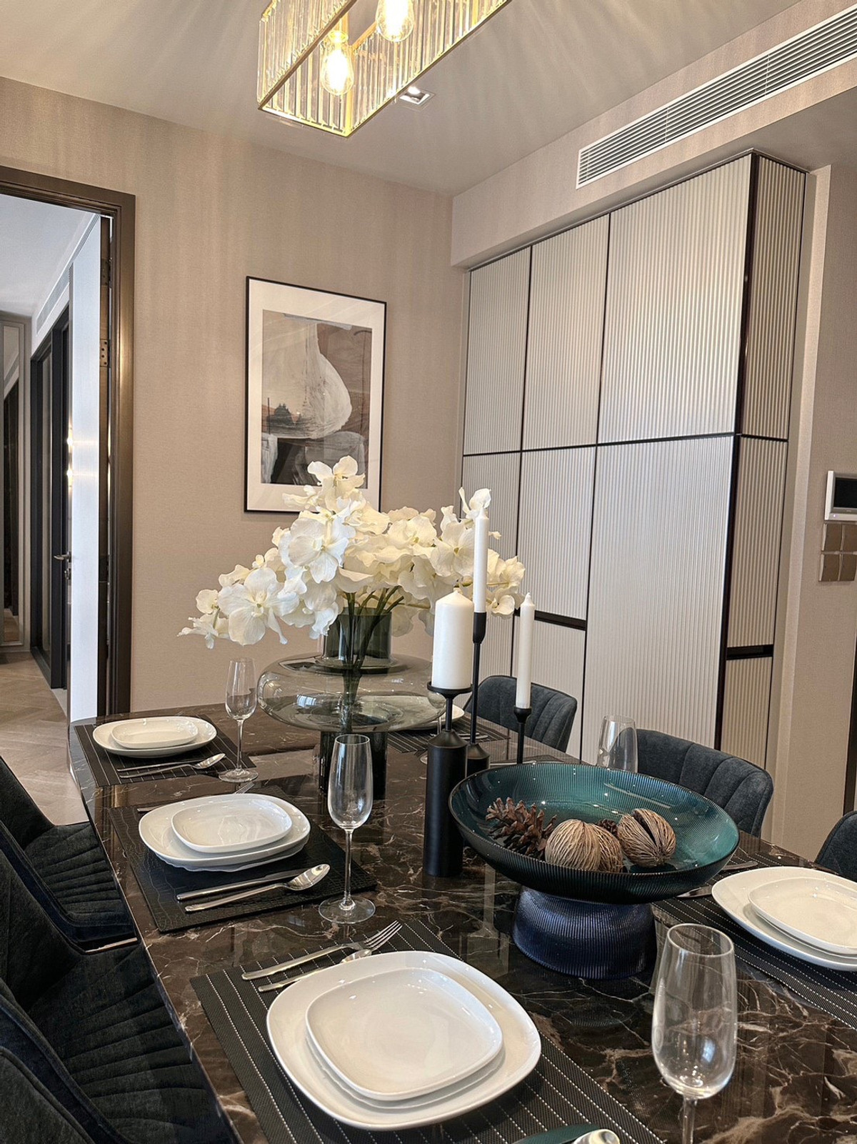 For RentCondoSukhumvit, Asoke, Thonglor : The Reserve 61 Hideaway / Fully Furnished, cozy and private in the heart of Ekkamai / 2 bed 121 sq.m.Tel. 0937890899