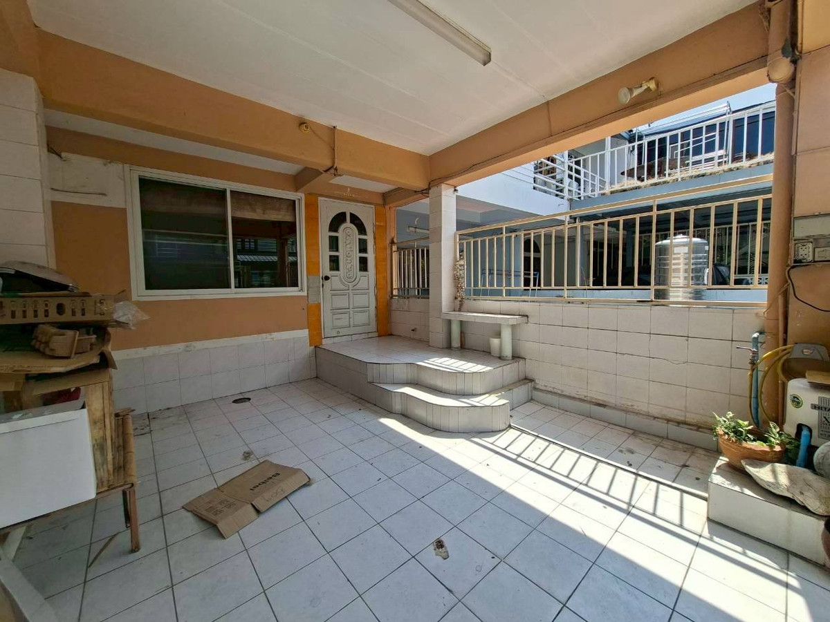 ขายทาวน์โฮมรามคำแหง หัวหมาก : ขายบ้านทาวน์เฮ้าส์ 2 ชั้น หมู่บ้านคอลเลจทาวน์ ซอยรามคำแหง 24 รีโนเวทใหม่เรียบร้อย (N.2033)