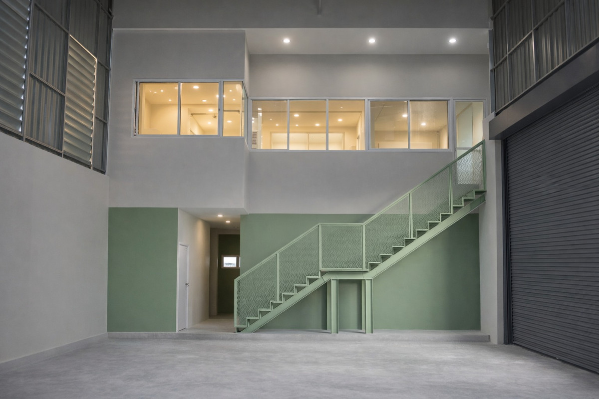 For RentWarehouseLadprao101, Happy Land, The Mall Bang Kapi : Warehouse/office for rent, Pho Kaeo, Lat Phrao 101, Bang Kapi District, Bangkok, area 513 sq m.