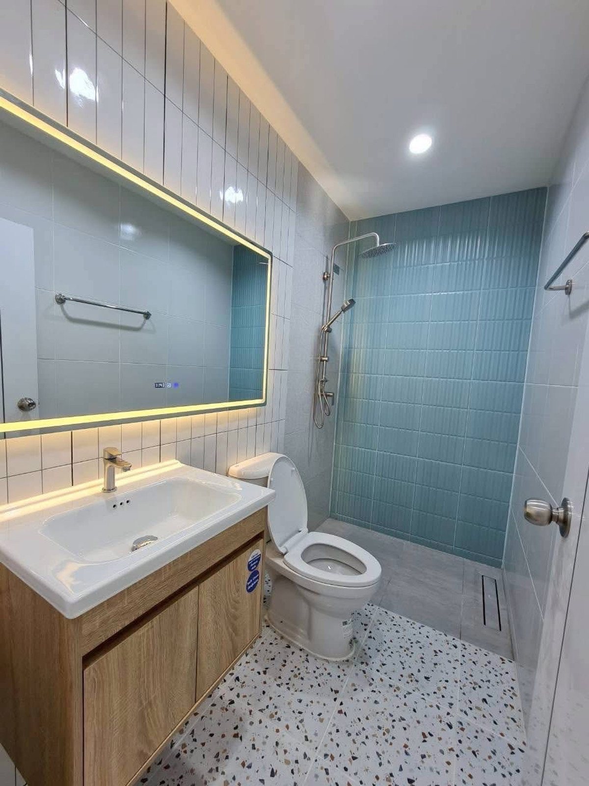 ขายบ้านรัชดา ห้วยขวาง : ✨ ทาวน์โฮม 3 ชั้น ทำเล #ห้วยขวาง เชื่อมต่อชีวิตเมืองเข้ากับพื้นที่สีเขียวส่วนตัว พักผ่อนไปกับ Courtyard กลางบ้าน 🌿