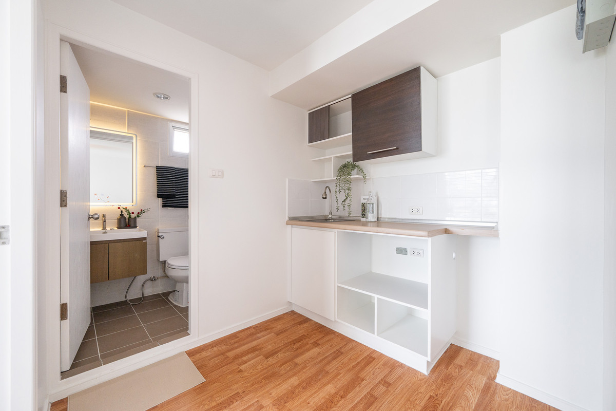 For SaleCondoLadkrabang, Suwannaphum Airport : K-6821 Corner room, newly decorated, near Suvarnabhumi Airport, Condo for sale, Lumpini On Nut, Lat Krabang 2, ready to move in.