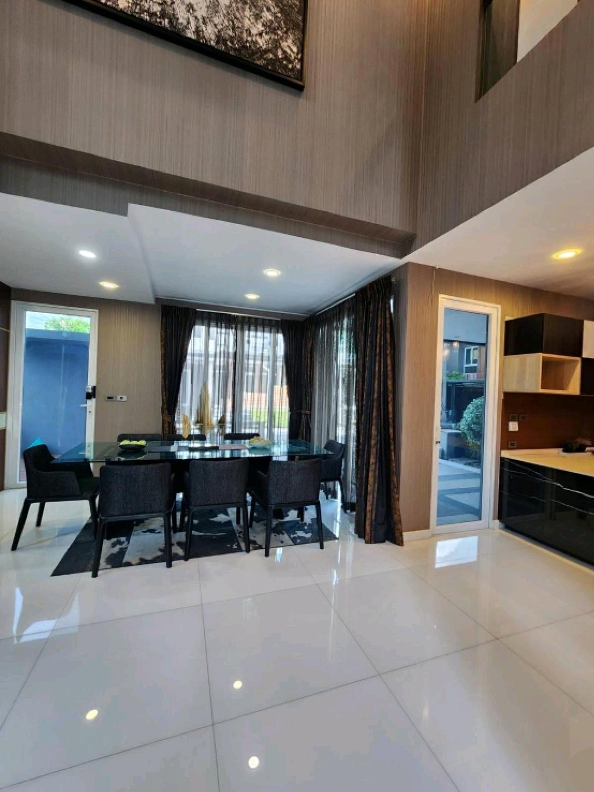 ให้เช่าบ้านลาดพร้าว เซ็นทรัลลาดพร้าว : 🌜🌟🌛ให้เช่าบ้านเดี่ยว 3 ชั้นตกแต่งหรู   พร้อมสระว่ายน้ำ ส่วนตัว  ย่านลาดพร้าว รัชดา  ทำเลดีใกล้ เซ็นทรัลลาดพร้าว  