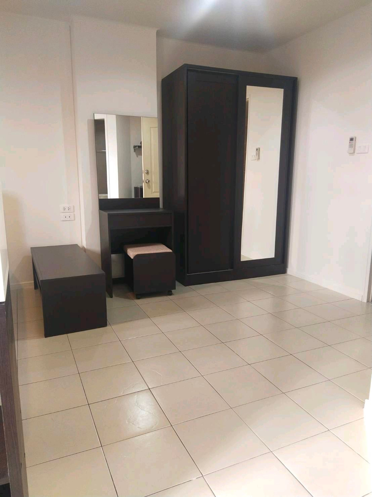 For SaleCondoNawamin, Ramindra : Condo for sale next to the Pink Line MRT. Near Fashion Island