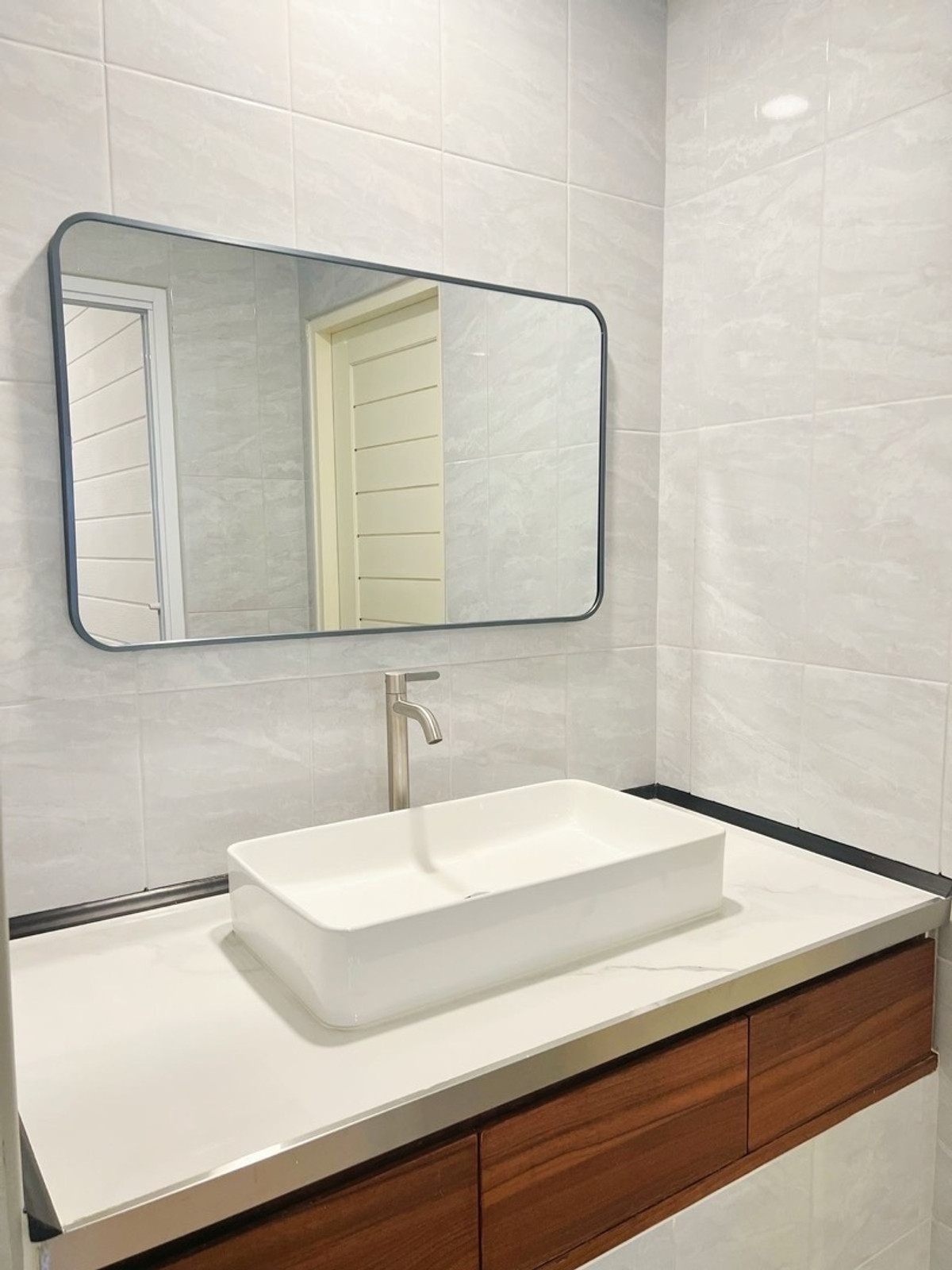 For RentHome OfficeOnnut, Udomsuk : Home office for rent, Sukhumvit 95, Bang Chak, near BTS, distance 100 meters, can register a company.