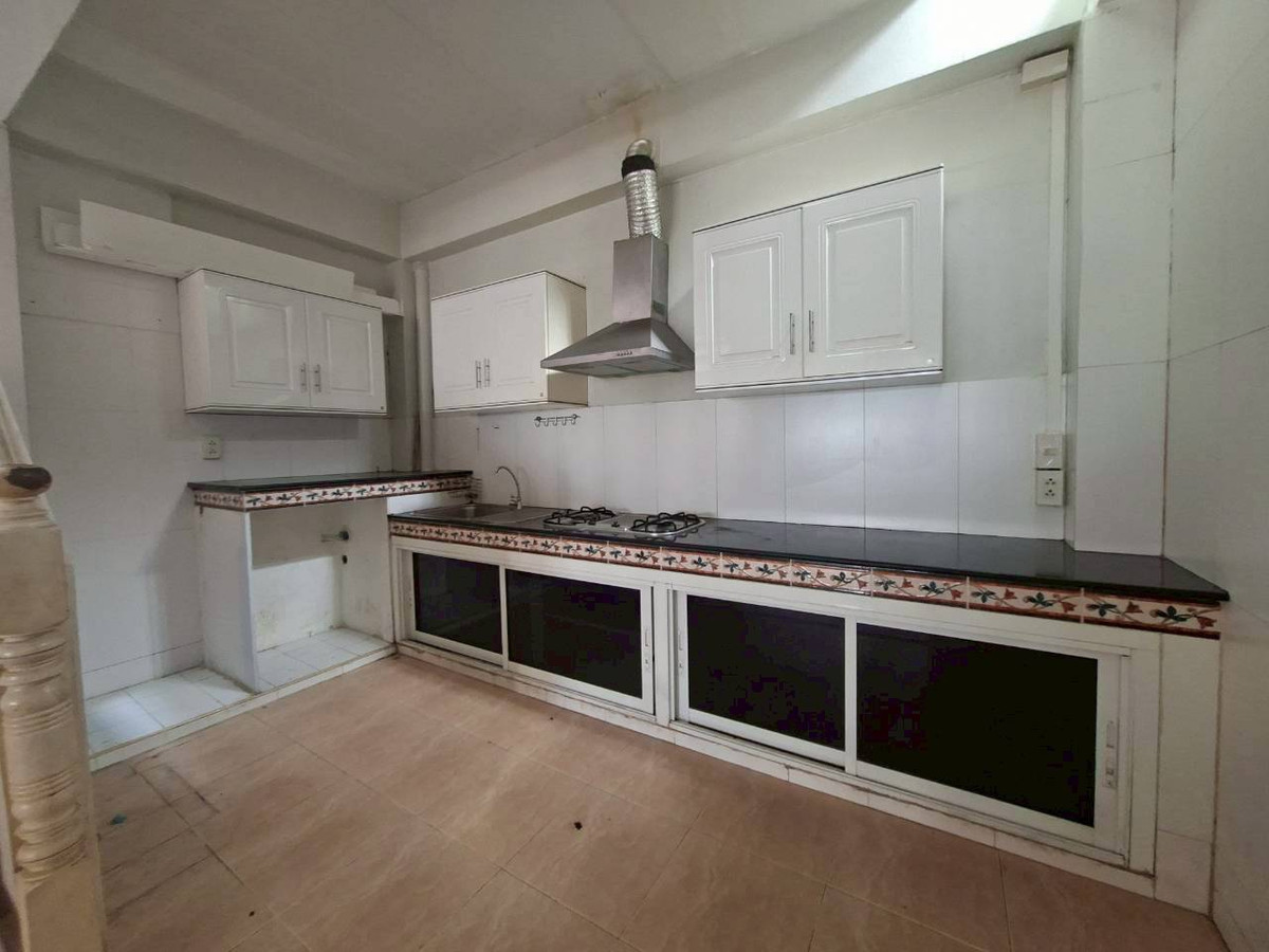 ขายทาวน์โฮมรามคำแหง หัวหมาก : ขายบ้านทาวน์เฮ้าส์ 2 ชั้น หมู่บ้านคอลเลจทาวน์ ซอยรามคำแหง 24 รีโนเวทใหม่เรียบร้อย (N.2033)