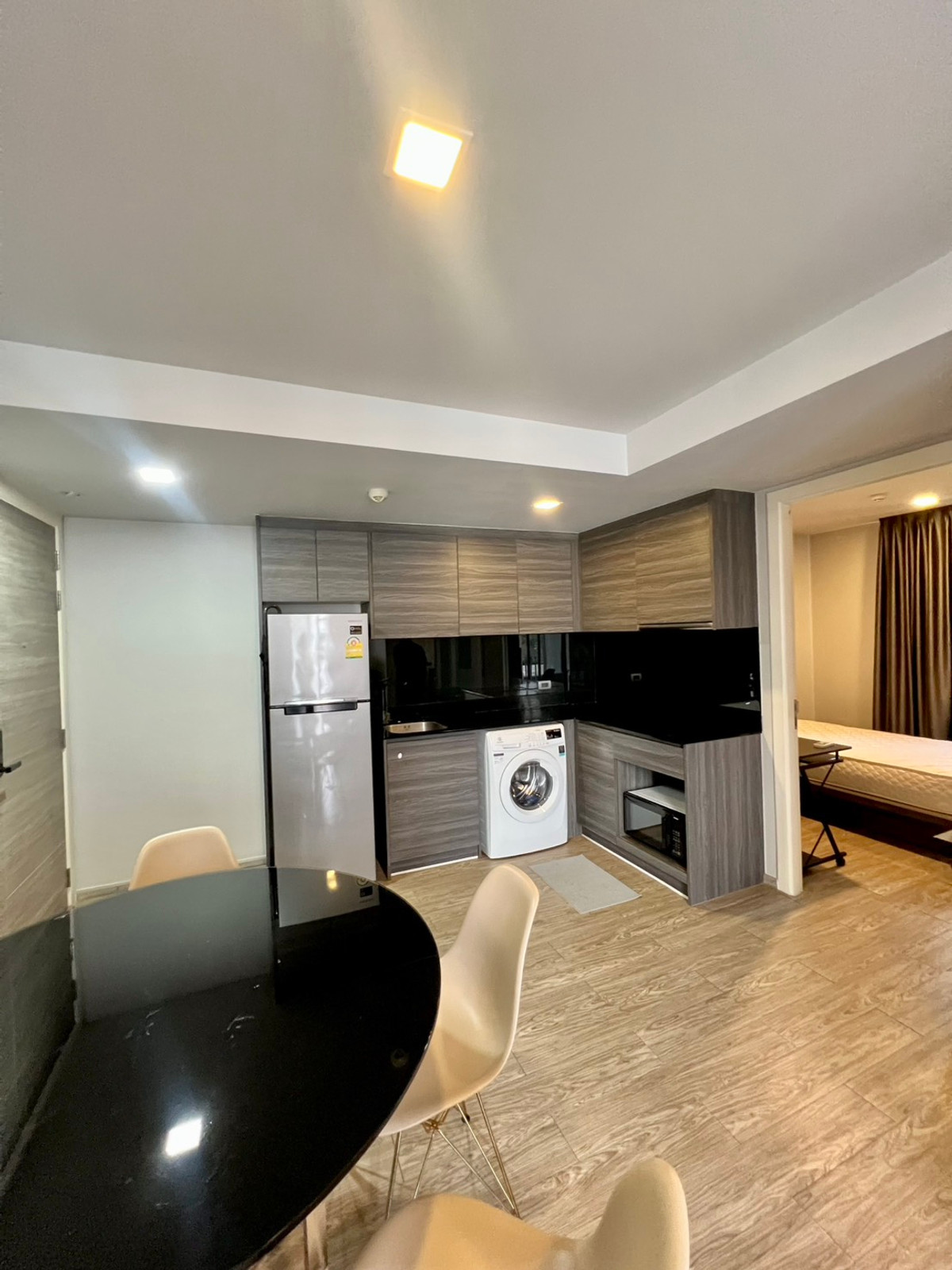 For RentCondoRatchathewi,Phayathai : 💎 Rare Unit: Corner room Savvi Phahol-Ari | BTS Ari ✨Only25,000/Month Quiet condo Good location, convenient travel on many routes.