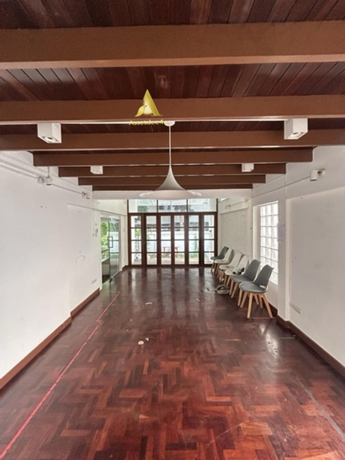 For RentHouseKasetsart, Ratchayothin : Home Office for rent, 3 floors, Ngamwongwan, near Kasetsart University, can use a cafe / Assetdee4u