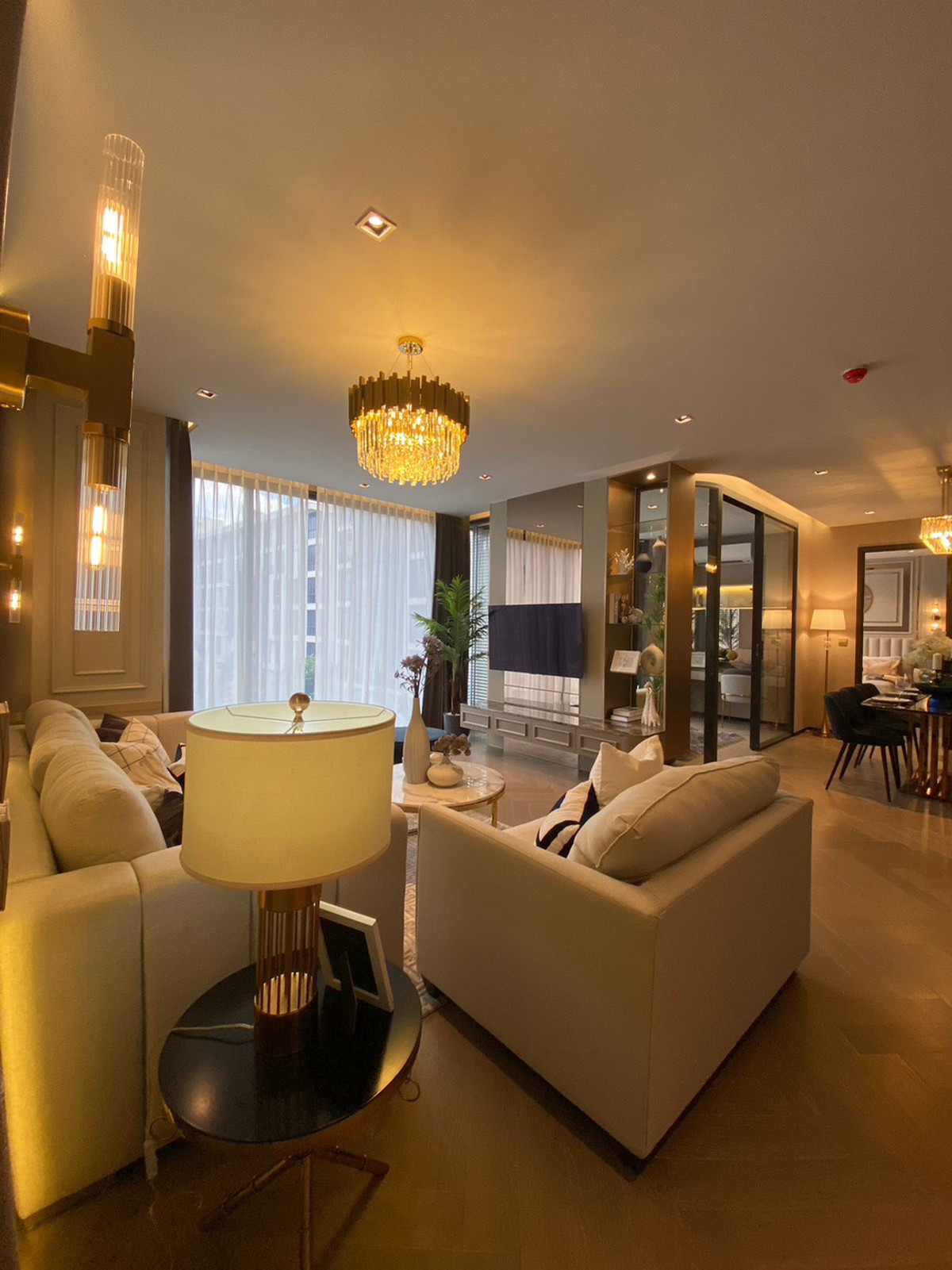 For RentCondoSukhumvit, Asoke, Thonglor : The Reserve 61 Hideaway / Fully Furnished, cozy and private in the heart of Ekkamai / 2 bed 121 sq.m.Tel. 0937890899