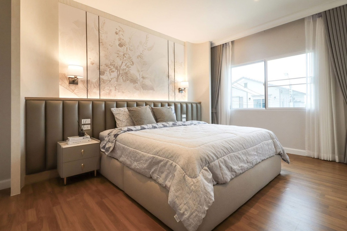 ให้เช่าบ้านพระราม 5 ราชพฤกษ์ บางกรวย : ✨🏡 [ 𝐅𝐎𝐑 𝐑𝐄𝐍𝐓] คาซ่า เลเจ้นท์ พระราม 𝟓-ราชพฤกษ์ บ้านเดี่ยวหรูตกแต่งบิวท์อินจัดเต็มทั้งหลัง พร้อมเฟอร์นิเจอร์ ติดถนนใหญ่ ใกล้ 𝐂𝐞𝐧𝐭𝐫𝐚𝐥 𝐖𝐞𝐬𝐭𝐯𝐢𝐥𝐥𝐞 ให้คุณหิ้วกระเป๋าเข้าอยู่ได้ทันที