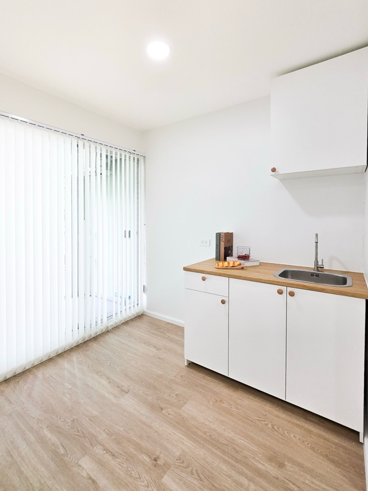 For SaleCondoPattanakan, Srinakarin : K-6818 Beautiful room, newly renovated, ready to move in, for sale! Condo LPN On Nut Phatthanakan