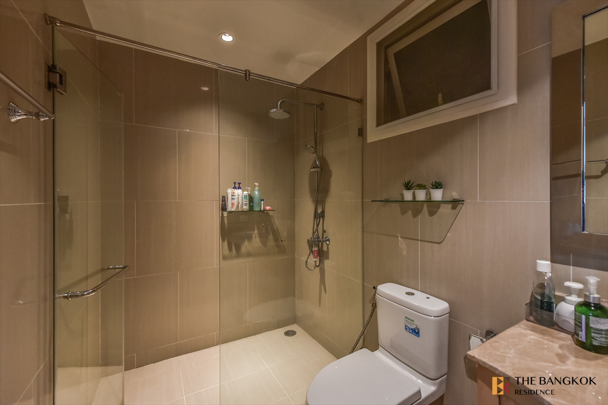 For SaleCondoSathorn, Narathiwat : 🛋️Condo for Sale in Bangkok, Thailand – The Empire Place near BTS Chong Nonsi 20.45M , 3 Bedroom Rare Unit at a Great Price