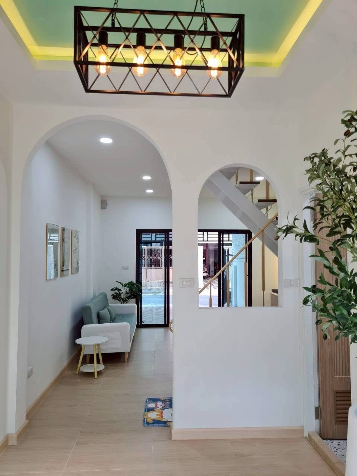 ขายบ้านรัชดา ห้วยขวาง : ✨ ทาวน์โฮม 3 ชั้น ทำเล #ห้วยขวาง เชื่อมต่อชีวิตเมืองเข้ากับพื้นที่สีเขียวส่วนตัว พักผ่อนไปกับ Courtyard กลางบ้าน 🌿