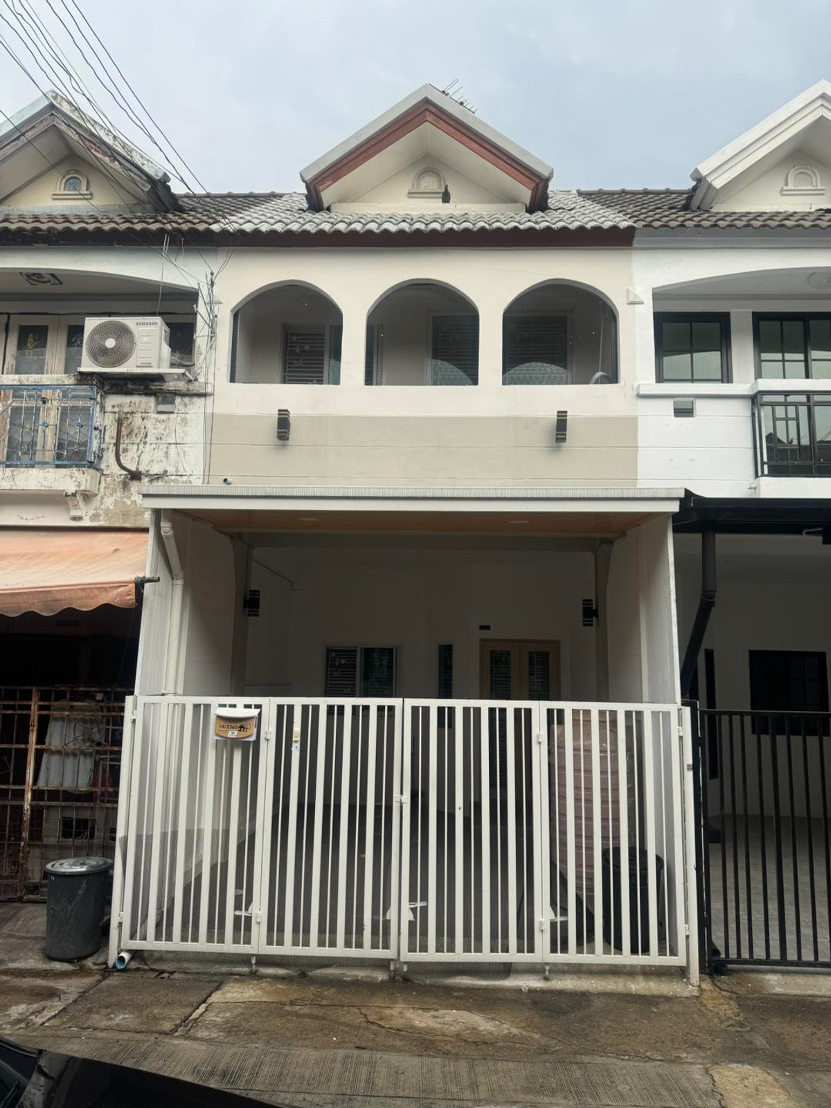 ขายทาวน์โฮมนนทบุรี บางใหญ่ บางบัวทอง : ✅ ทาวน์เฮาส์ 2 ชั้น ราคาดี ฟรีโอน ทำเลกาญจนาภิเษก ใกล้ MRT คลองบางไผ่ ✅ Bua Thong Thani Park หมู่บ้านบัวทองธานีพาร์ค