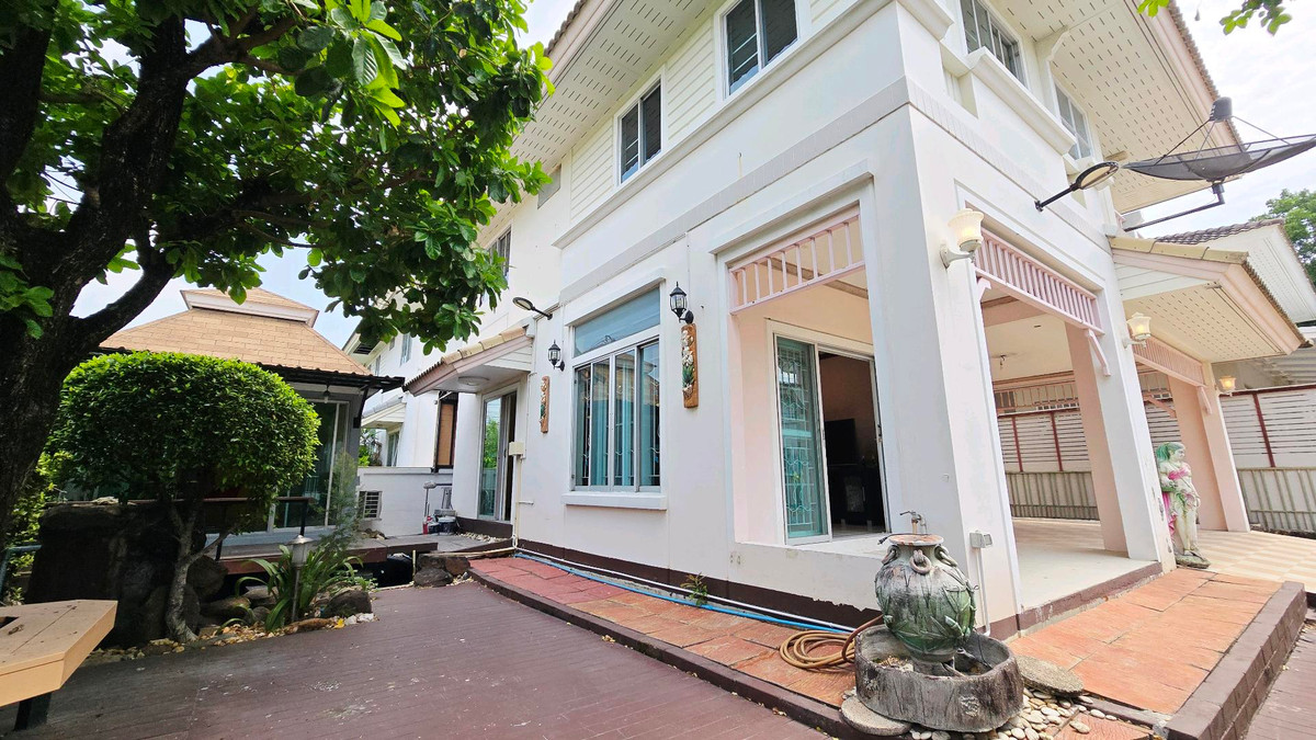For SaleHousePathum Thani,Rangsit, Thammasat : 🏡 2-story detached house for sale, Prueklada Rangsit Project, Khlong 4 | Corner house, ready to move in.
Good location, roadside project, near BTS Khu Khot and Future Park Rangsit.