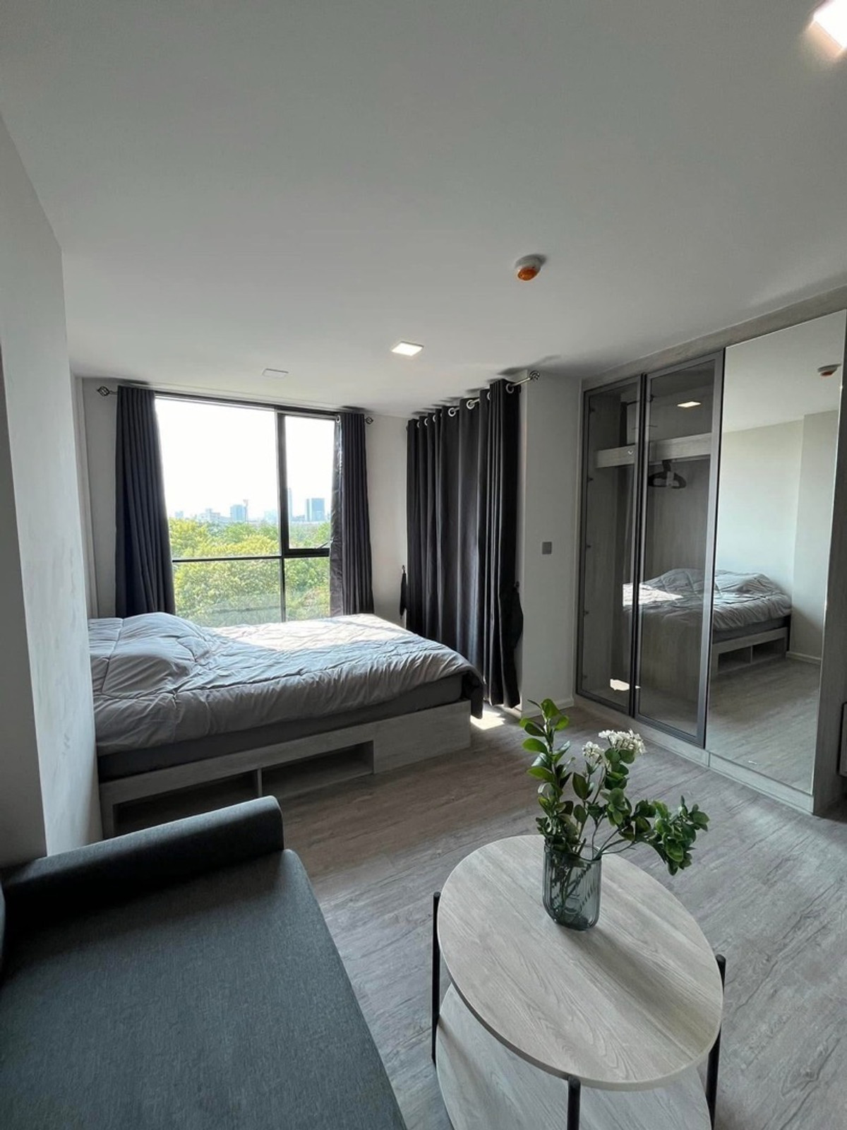 ให้เช่าคอนโดบางนา แบริ่ง ลาซาล : ให้เช่า คอนโด Atmoz Tropicana Bangna (แอทโมซ ทรอปิคาน่า บางนา) ขนาดห้อง : 23 ตร.ม ชั้น : 8 ตึก/อาคาร : A ราคา : 9,000 บาท สถานที่ใกล้เคียง : รถไฟฟ้าสายสีเหลือง