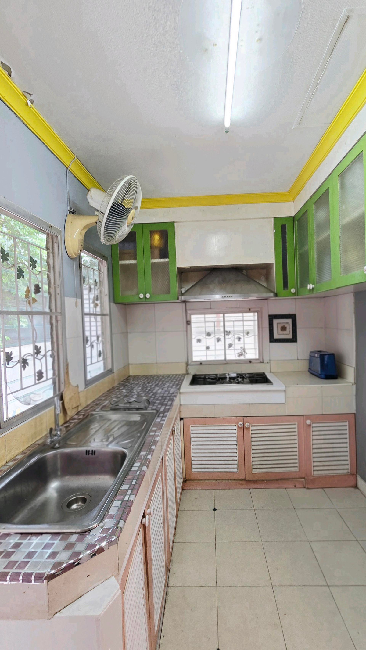 For SaleHousePathum Thani,Rangsit, Thammasat : 🏡 2-story detached house for sale, Prueklada Rangsit Project, Khlong 4 | Corner house, ready to move in.
Good location, roadside project, near BTS Khu Khot and Future Park Rangsit.