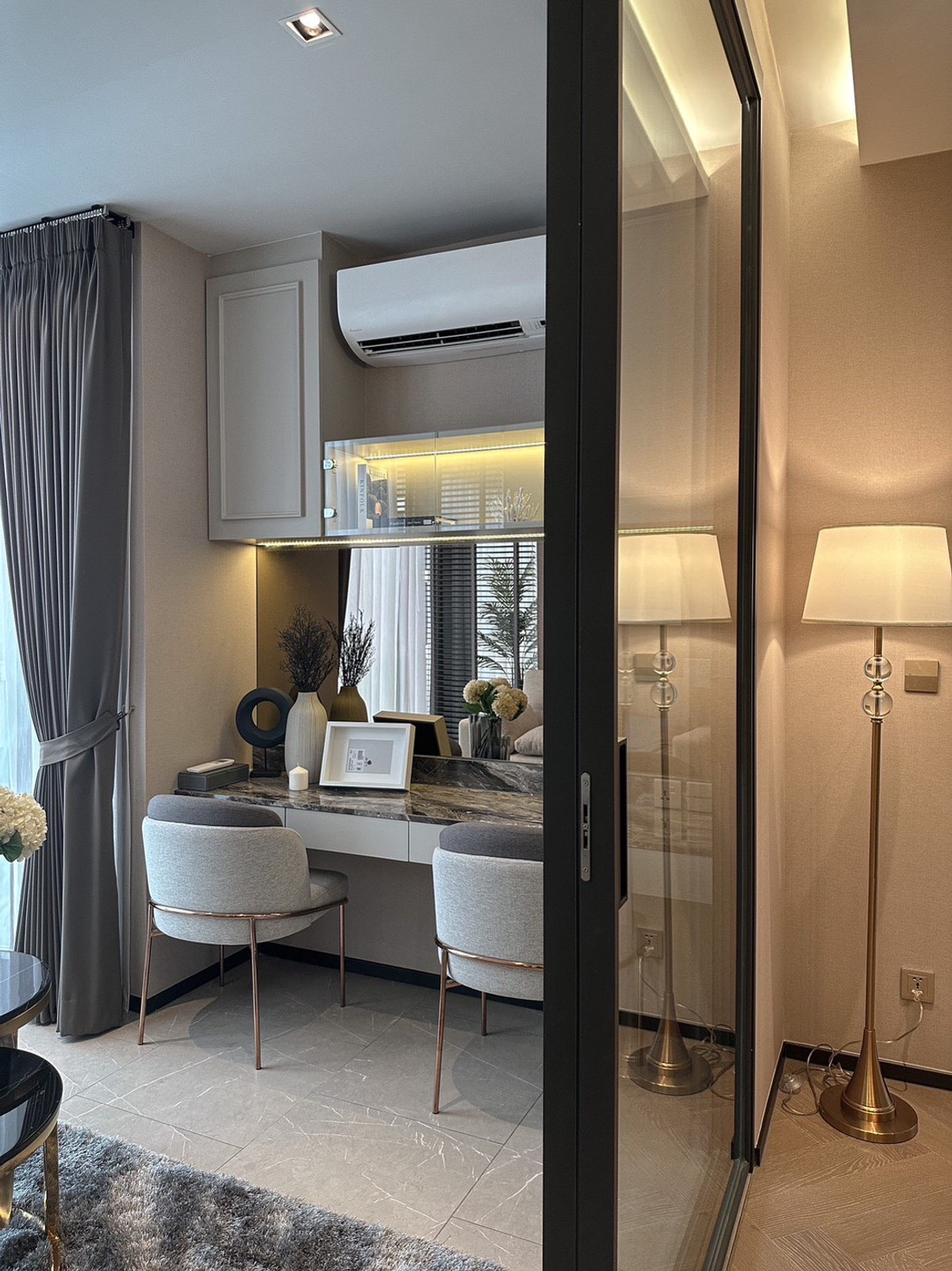 For RentCondoSukhumvit, Asoke, Thonglor : The Reserve 61 Hideaway / Fully Furnished, cozy and private in the heart of Ekkamai / 2 bed 121 sq.m.Tel. 0937890899