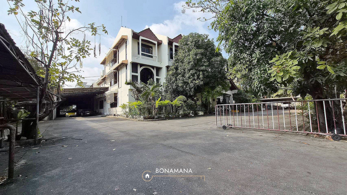 For RentFactoryChokchai 4, Ladprao 71, Ladprao 48, : Factory for sale (with factory certificate 4) along the expressway - Lat Phrao 87