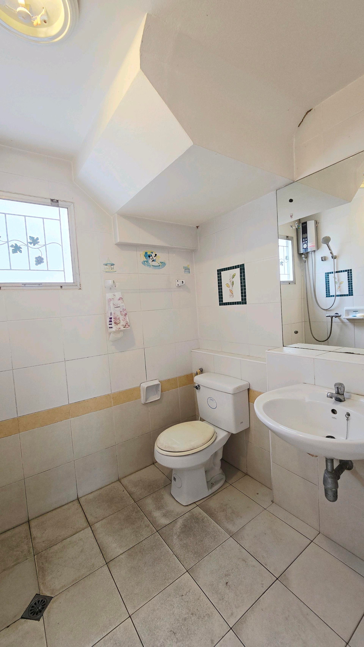 For SaleHousePathum Thani,Rangsit, Thammasat : 🏡 2-story detached house for sale, Prueklada Rangsit Project, Khlong 4 | Corner house, ready to move in.
Good location, roadside project, near BTS Khu Khot and Future Park Rangsit.