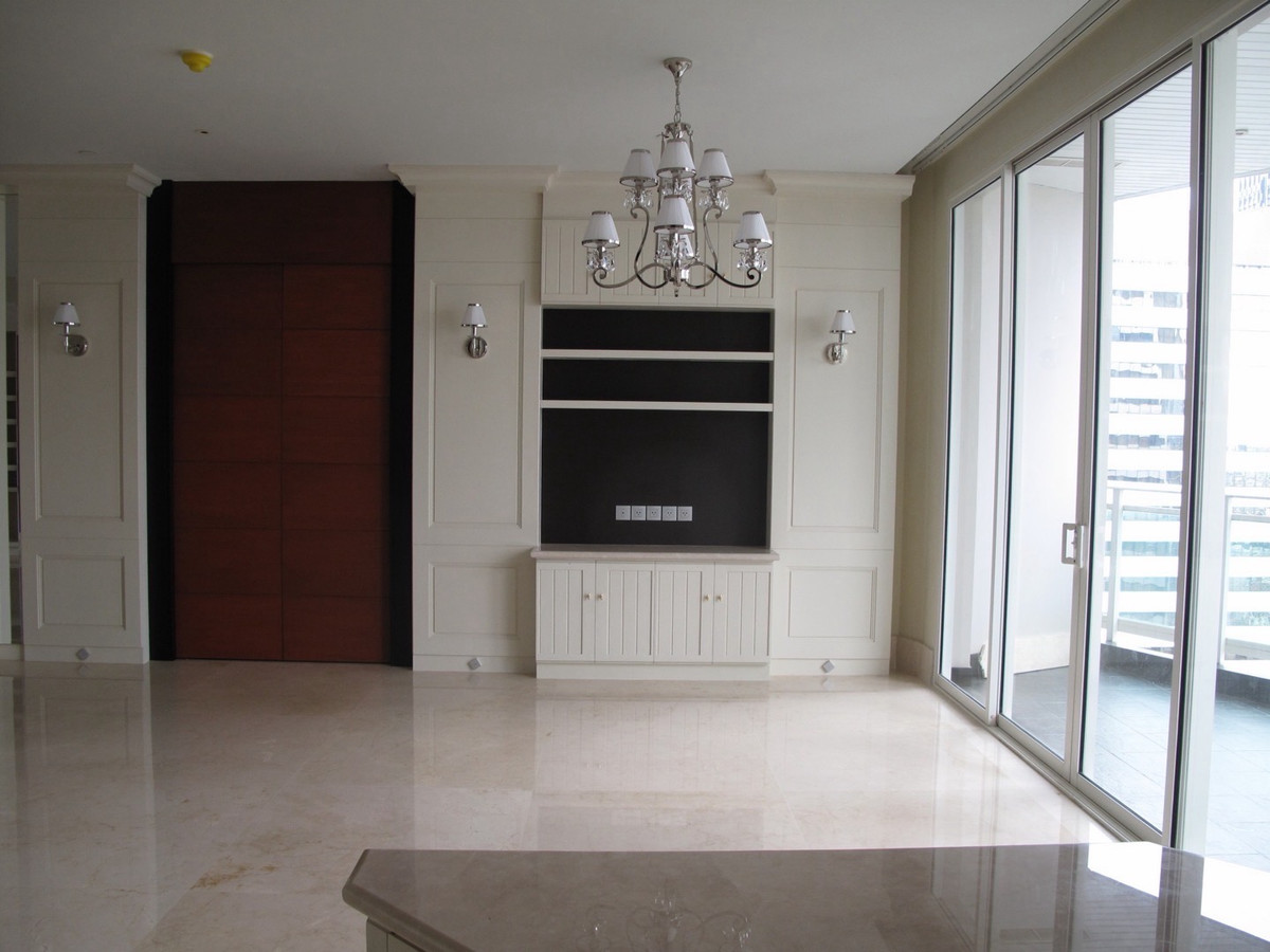 For SaleCondoSathorn, Narathiwat : 3 Bedroom Condo for Sale in Sathorn CBD Near BTS Chong Nonsi Spacious 104 sq.m