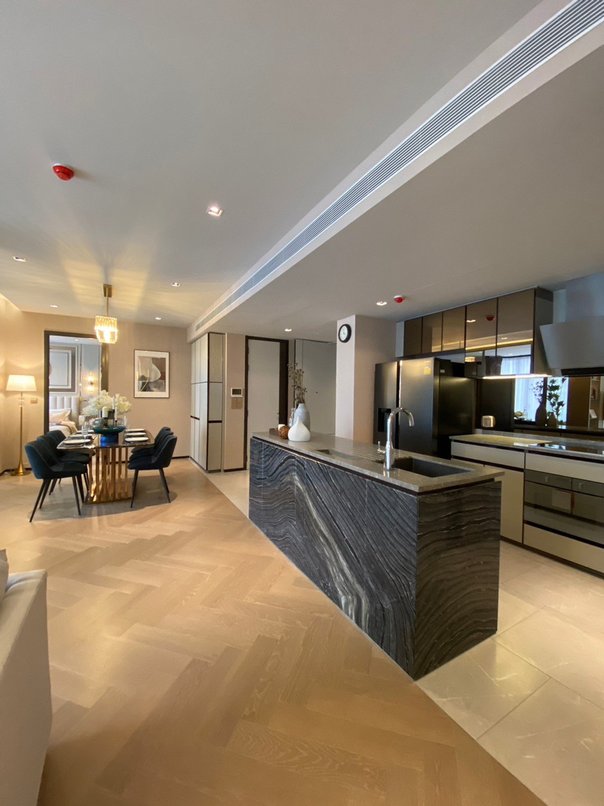 For RentCondoSukhumvit, Asoke, Thonglor : The Reserve 61 Hideaway / Fully Furnished, cozy and private in the heart of Ekkamai / 2 bed 121 sq.m.Tel. 0937890899