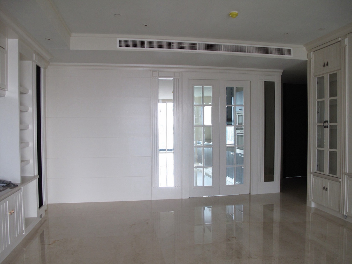 For SaleCondoSathorn, Narathiwat : 3 Bedroom Condo for Sale in Sathorn CBD Near BTS Chong Nonsi Spacious 104 sq.m