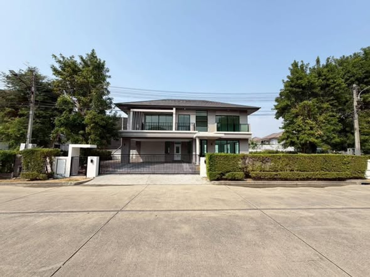 For SaleHouseMahachai Samut Sakhon : ✅ 2-Storey Detached House in a Prime Location with Private Pool on 154 sq.wah Land, Rama 2 Area with Free Transfer ✅ Nusasiri City Rama 2