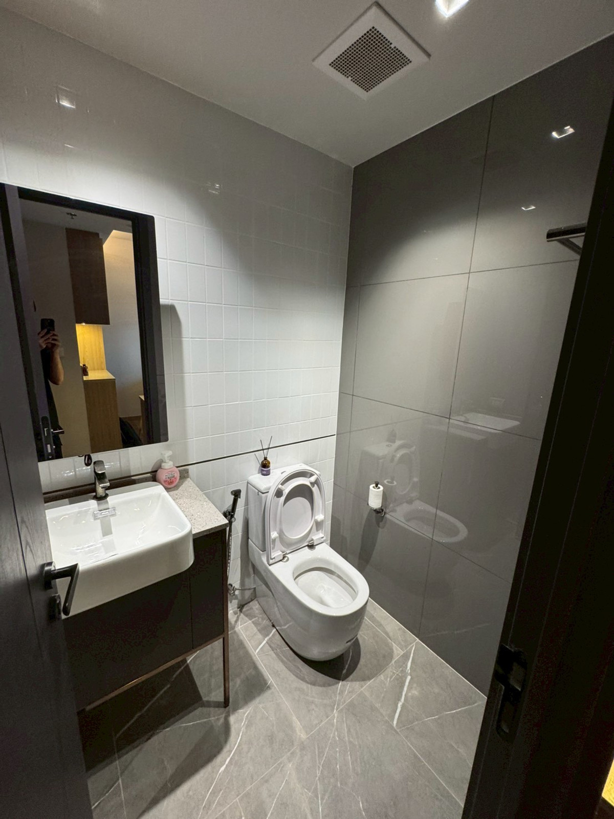 ขายคอนโดสยาม จุฬา สามย่าน : Chapter Chula - Samyan / 1 Bedroom (SALE WITH TENANT), แชปเตอร์ จุฬา - สามย่าน / 1 ห้องนอน (ขายพร้อมผู้เช่า) BL060