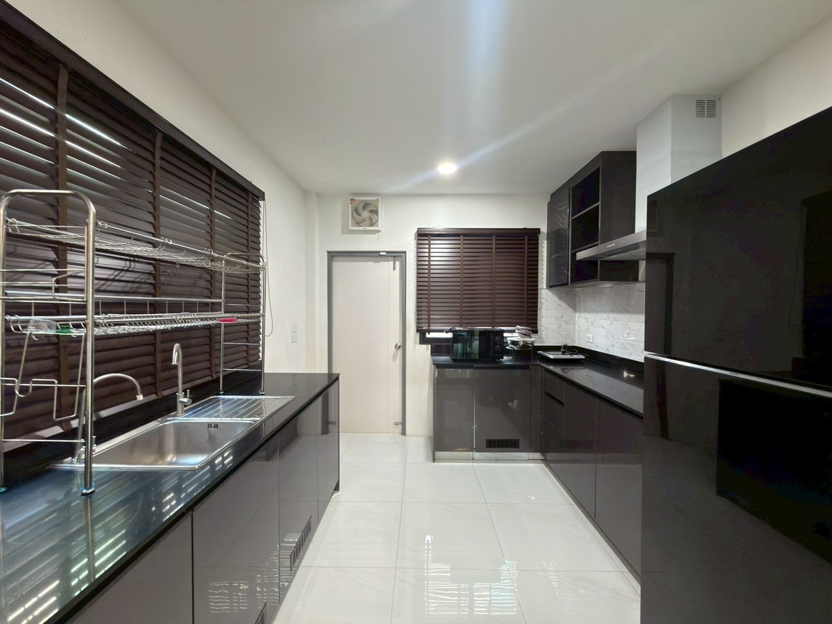 ให้เช่าบ้านบางนา แบริ่ง ลาซาล : ✨[𝐅𝐎𝐑 𝐑𝐄𝐍𝐓] บ้านเช่าใกล้เมกาบางนา เดอะซิตี้บางนา บ้านว่างพร้อมอยู่ 🌳 