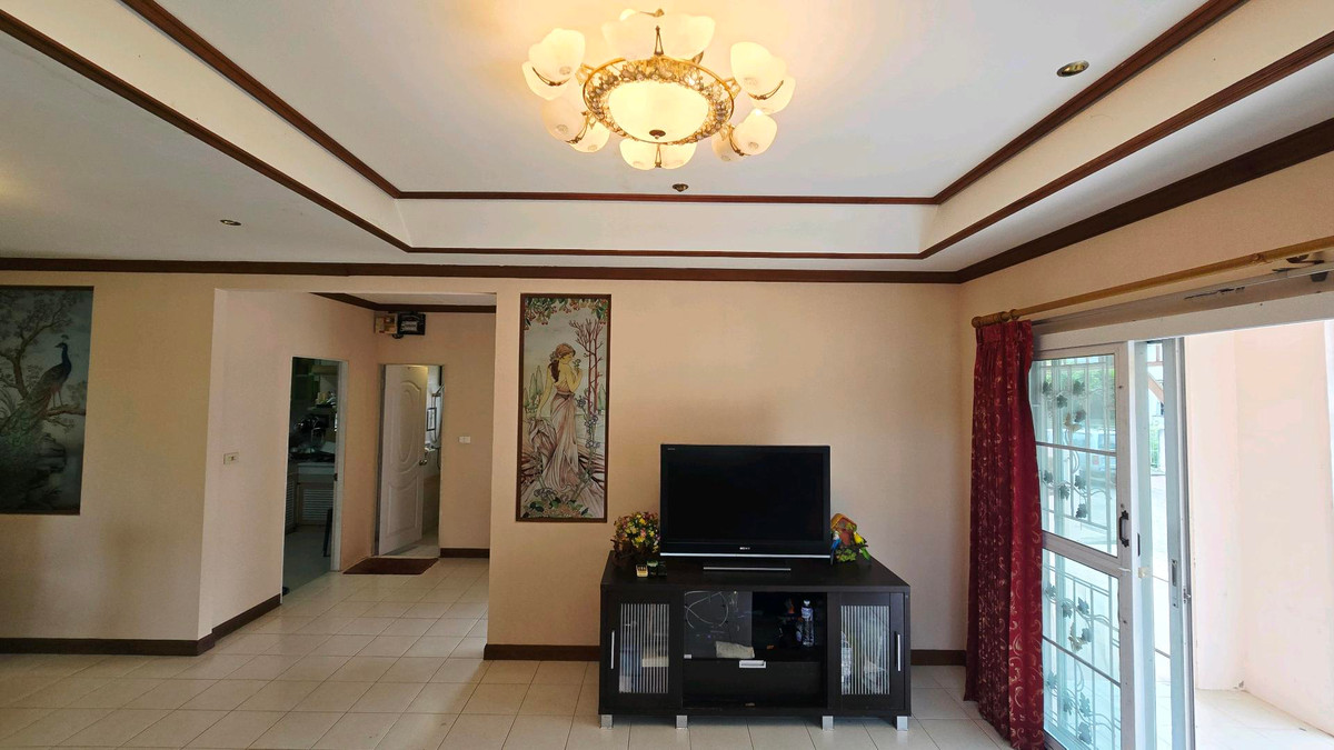 For SaleHousePathum Thani,Rangsit, Thammasat : 🏡 2-story detached house for sale, Prueklada Rangsit Project, Khlong 4 | Corner house, ready to move in.
Good location, roadside project, near BTS Khu Khot and Future Park Rangsit.