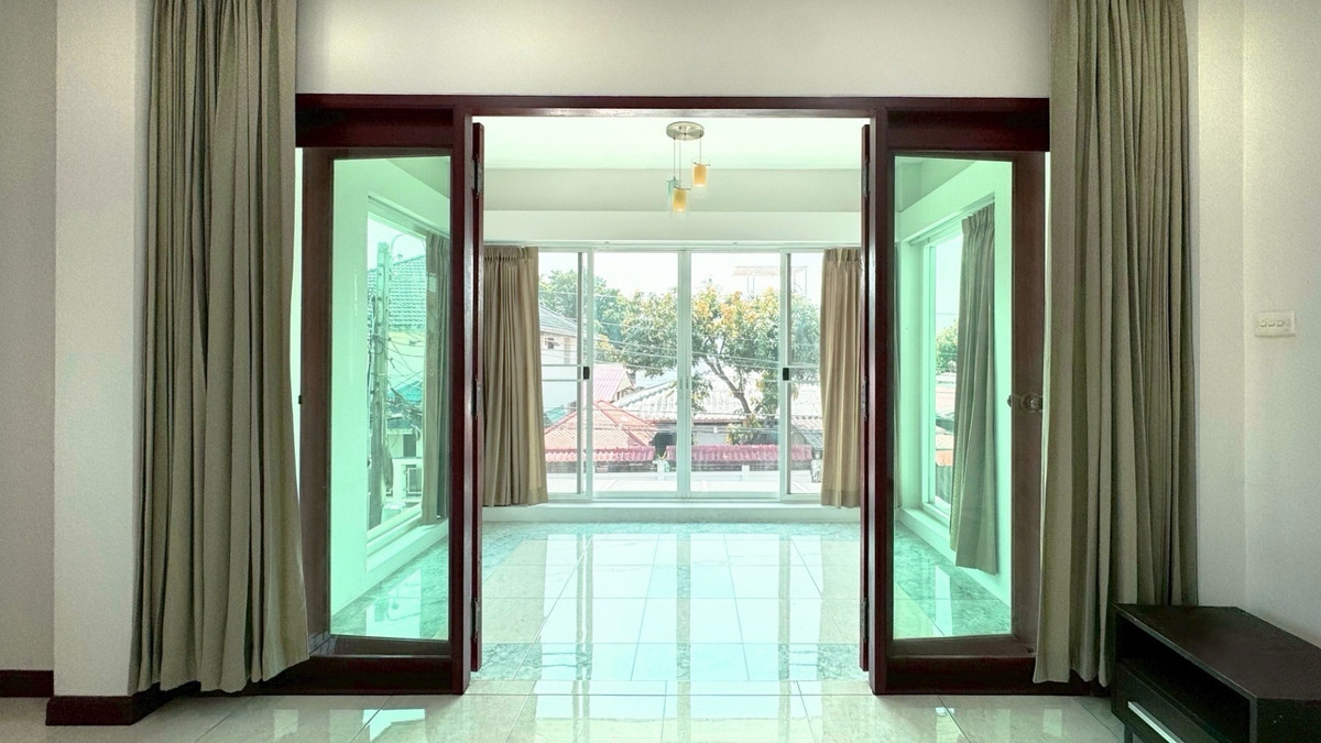 บ้านพัฒนาการ ศรีนครินทร์ : 🏡✨ ขาย / ให้เช่า บ้านเดี่ยว 2 ชั้น รีโนเวทใหม่ ซอยพัฒนาการ 50