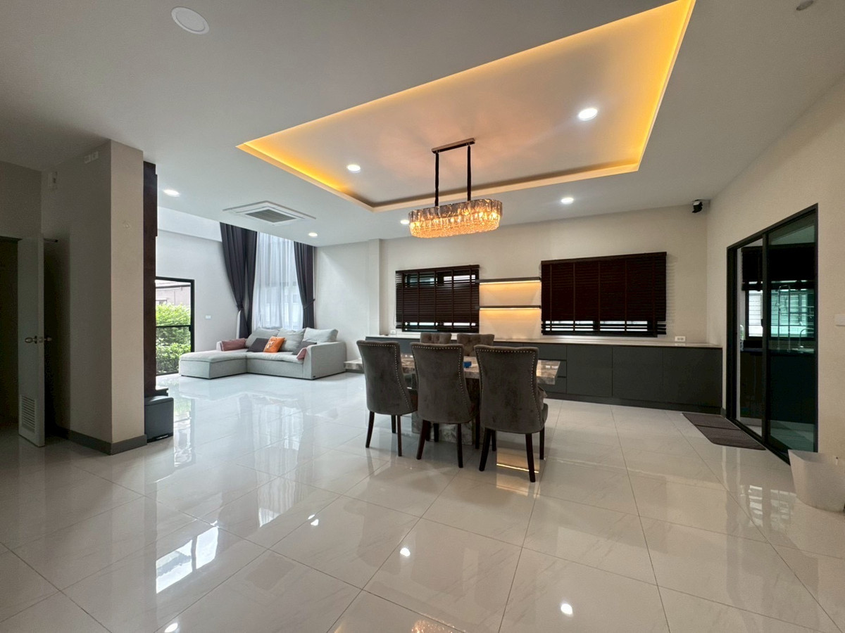 ให้เช่าบ้านบางนา แบริ่ง ลาซาล : ✨[𝐅𝐎𝐑 𝐑𝐄𝐍𝐓] บ้านเช่าใกล้เมกาบางนา เดอะซิตี้บางนา บ้านว่างพร้อมอยู่ 🌳 