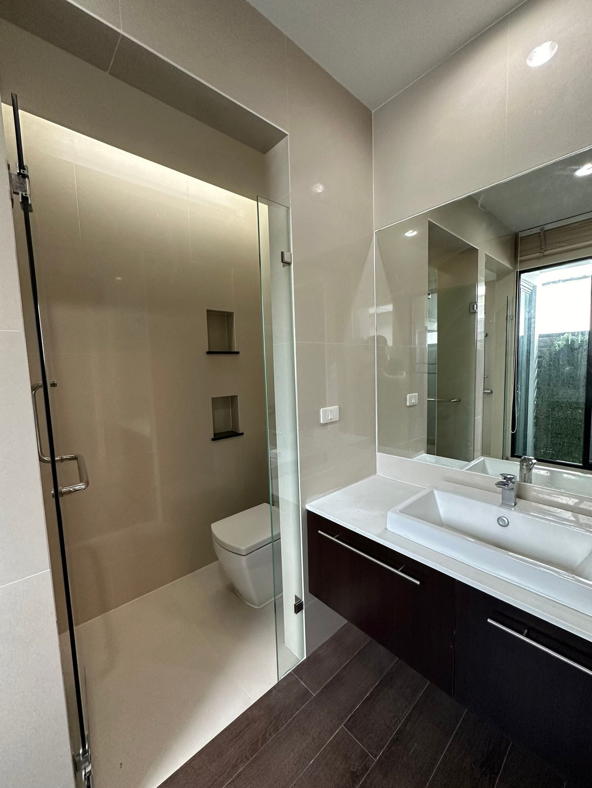 ให้เช่าทาวน์โฮมอ่อนนุช อุดมสุข : ให้เช่า ทาวน์โฮม 3.5 ชั้น โครงการ เบล็ส ทาวน์ สุขุมวิท 50